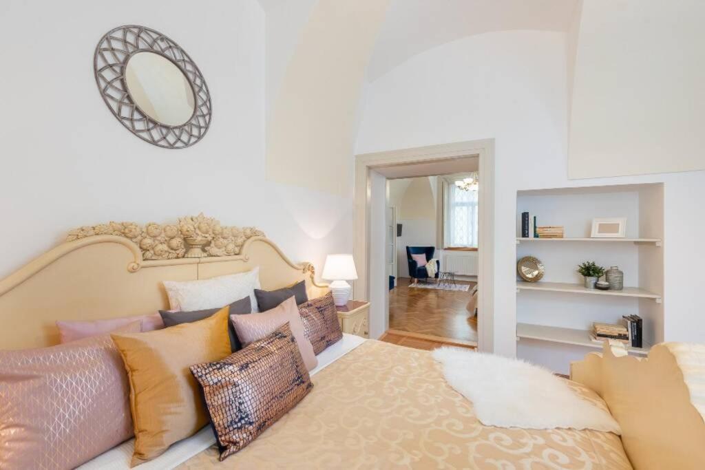Rose Apartments / Romantic & Cozy / City Center Prague Ngoại thất bức ảnh