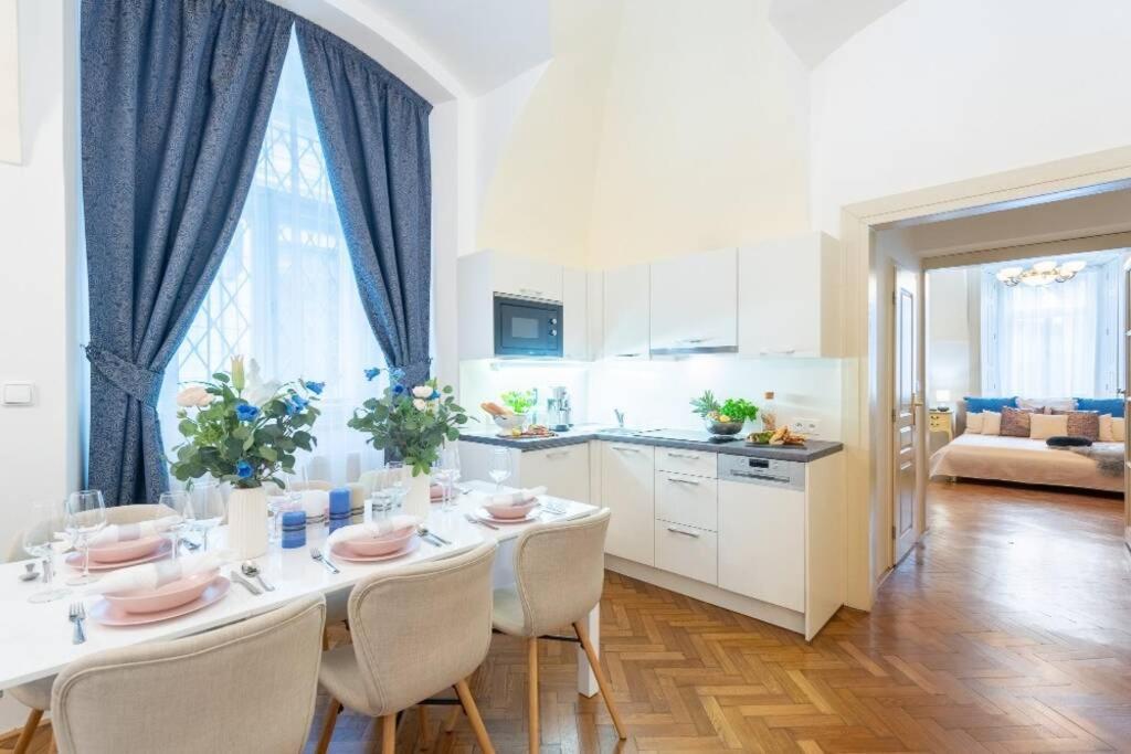 Rose Apartments / Romantic & Cozy / City Center Prague Ngoại thất bức ảnh