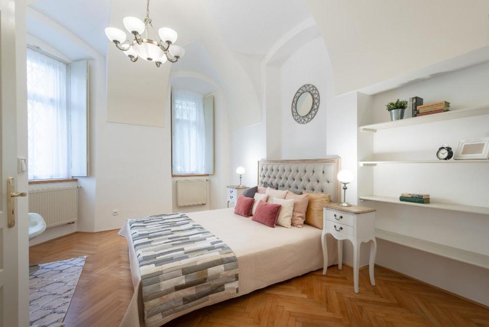 Rose Apartments / Romantic & Cozy / City Center Prague Ngoại thất bức ảnh