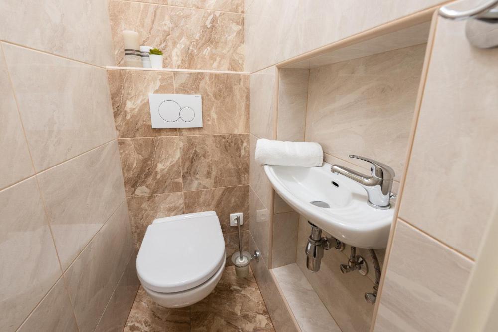 Rose Apartments / Romantic & Cozy / City Center Prague Ngoại thất bức ảnh